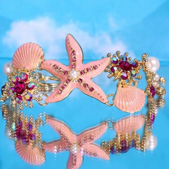Pink Shell and Starfish Cubic Zirconia Bracelet - Picture 3 of 8